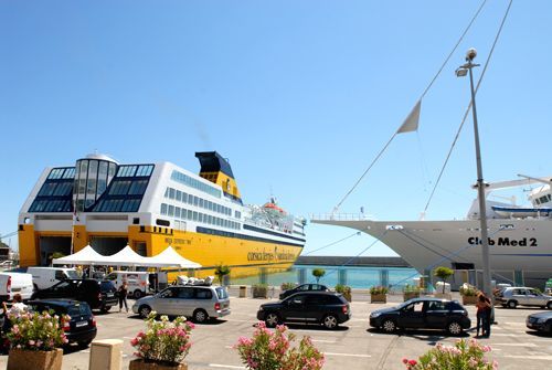 Mega Express Two in Nizza