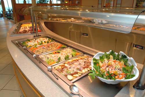 Buffet à vuluntà nant'à u Mega Smeralda
